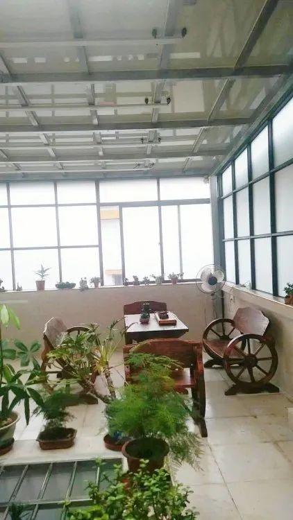還在裝傳統(tǒng)陽光房？太傻了！如今大家都裝這個，美觀、環(huán)保還能賺錢！