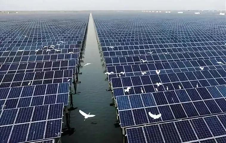 中國(guó)十三省最大光伏電站在這里！欽州康熙嶺的光伏電站能排上號(hào)了嗎？