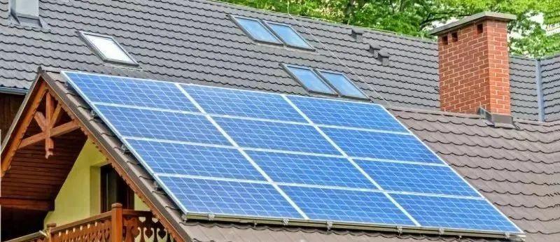 光伏發(fā)電“租房頂、免費(fèi)裝”新套路，警惕陰陽合同，天上不會掉餡餅！
